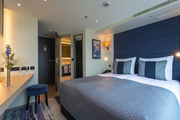 Nicko Cruises NickoVISION Cabins 3.jpg